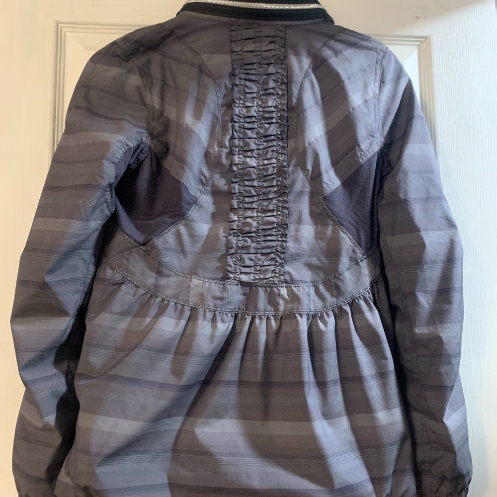 Lululemon lined running jacket - Picture 2 of 7